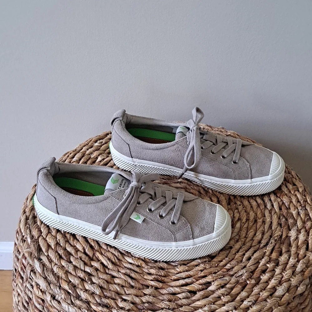 CARIUMA Womens Ona Gray Suede Low Top Casual/Athleisure Sneakers US7/EU38‎